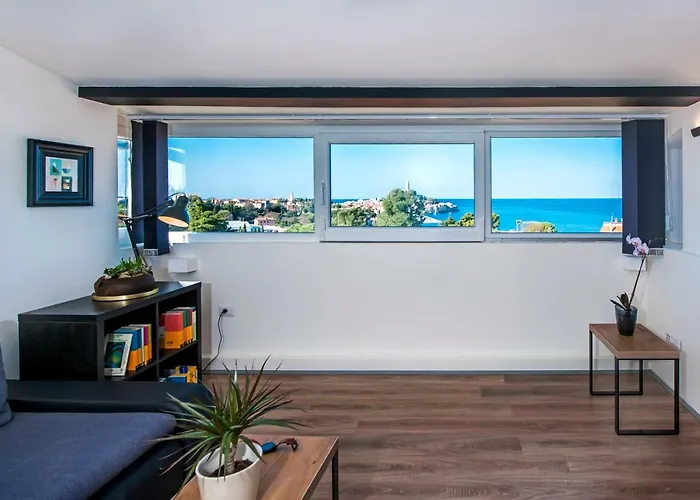 Lakovich Sea View Apartments