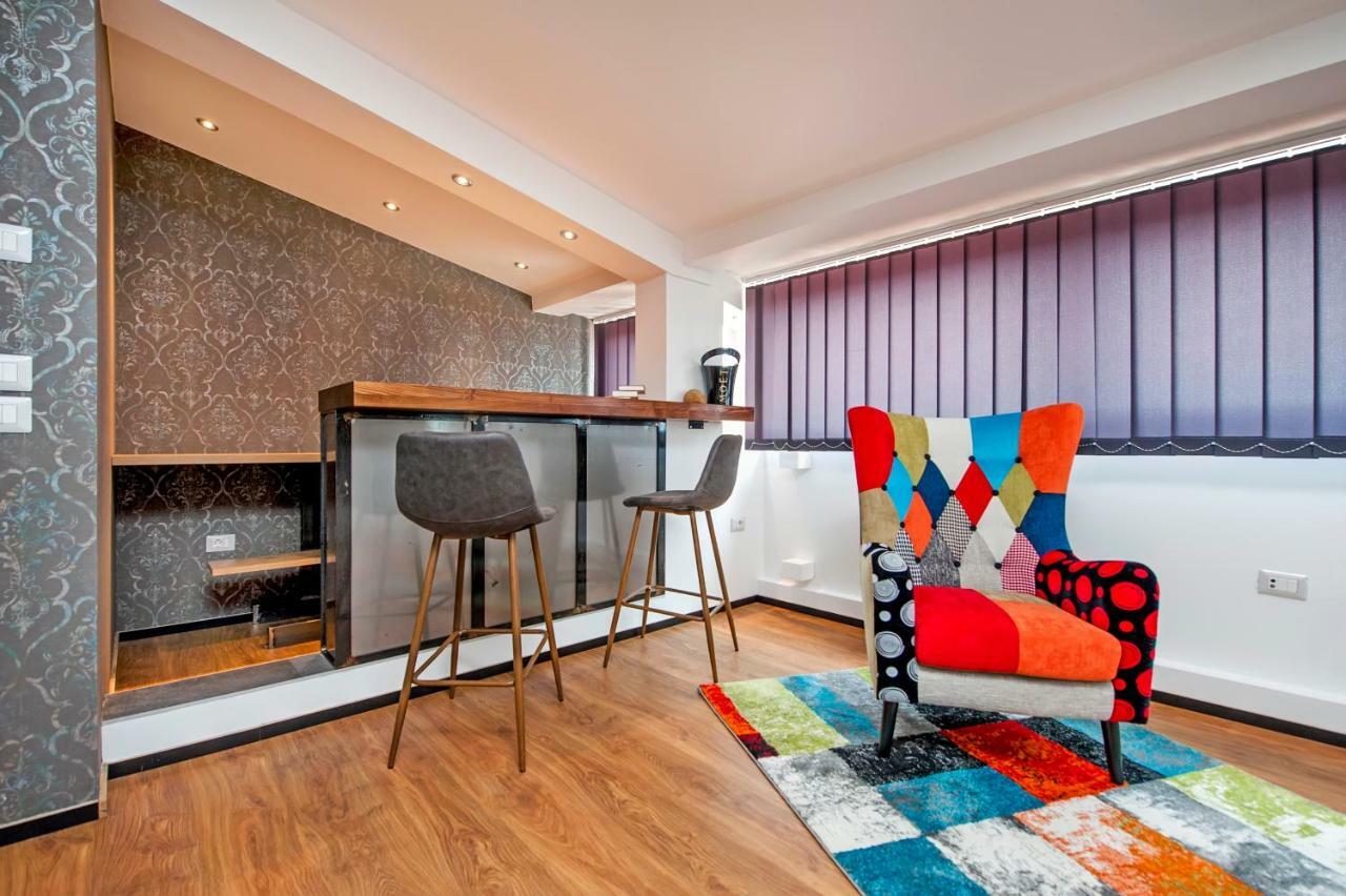 Lakovich Sea View Apartament *