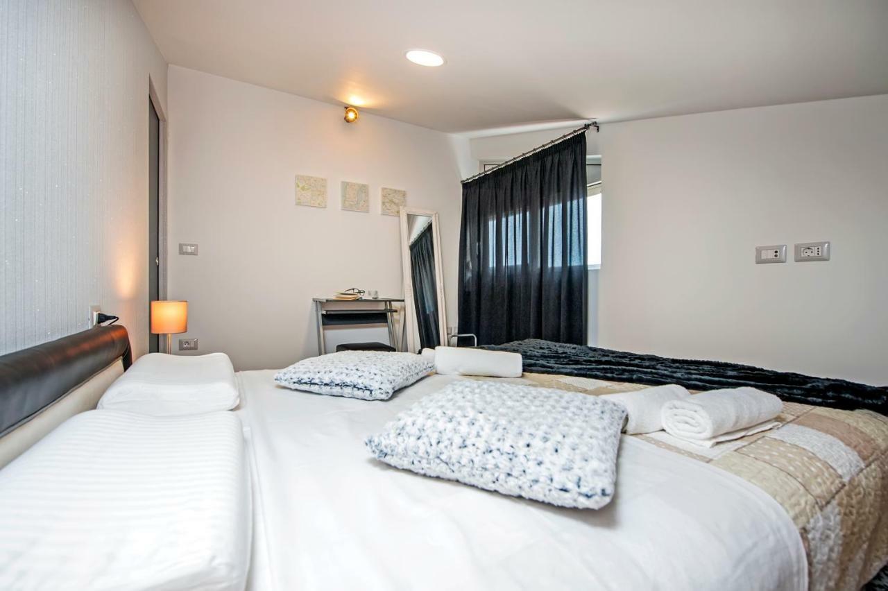 Lakovich Sea View Apartament