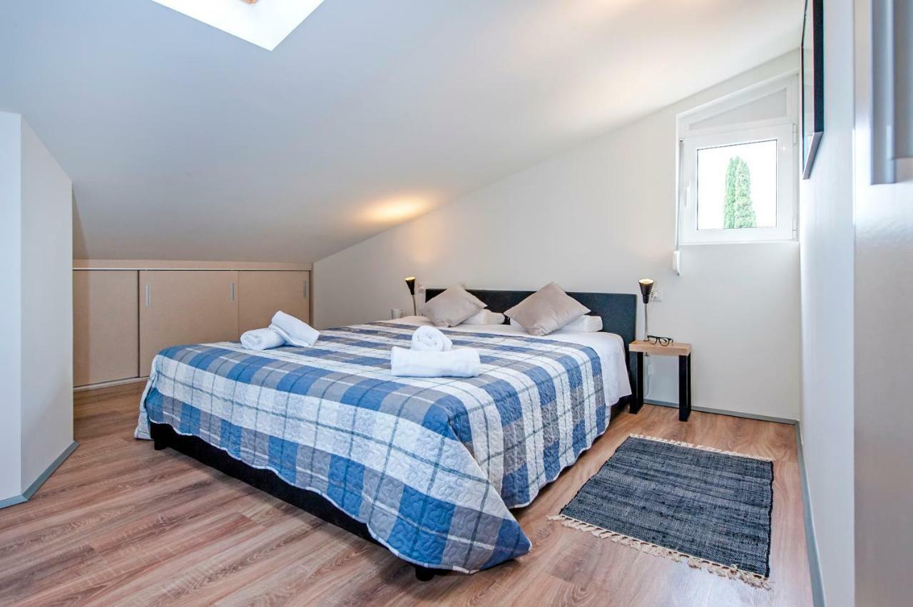 Lakovich Sea View Apartament