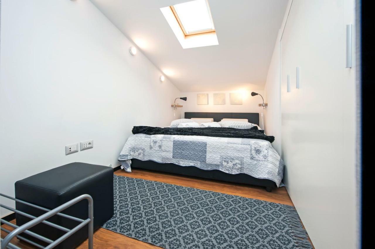 Lakovich Sea View Apartament